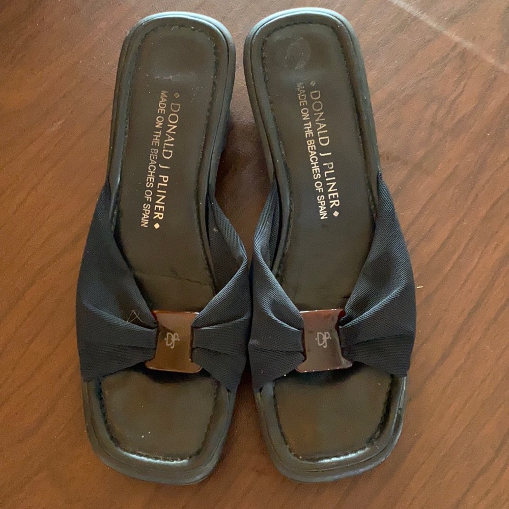 Donald J Pliner sandals